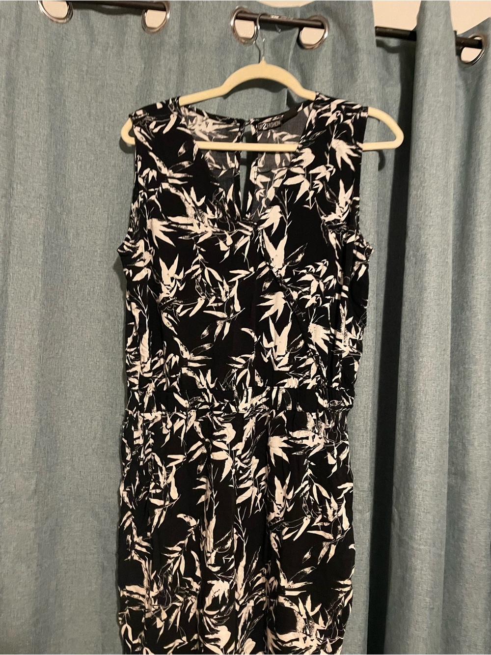 Black & White Leaf Print Sleeveless Jumpsuit